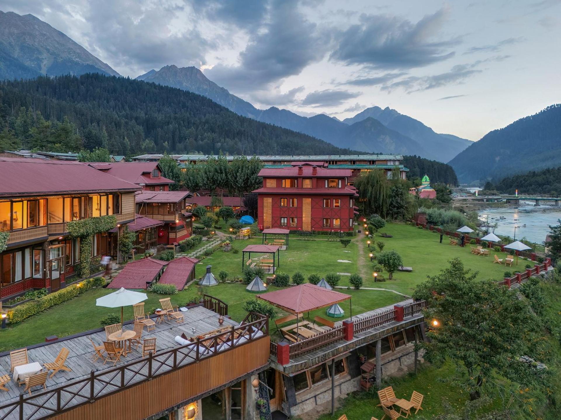 Pahalgam Hotel Pahalgām Exterior foto